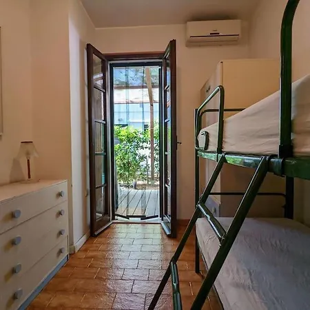 Charming Near The Beach With Four Bikes Apartment *