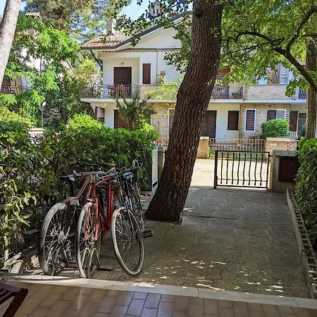 Charming Near The Beach With Four Bikes *
